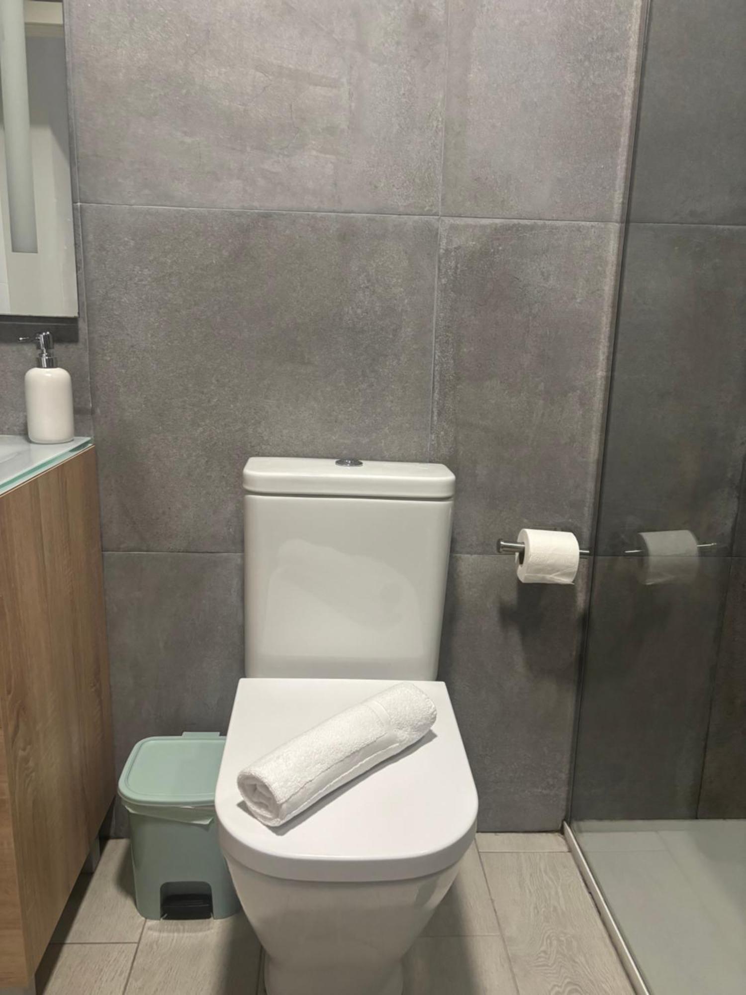 Piso Estupendo A 3 Min De La Estacion De Tren Ave Y Bus Apartman Málaga Kültér fotó
